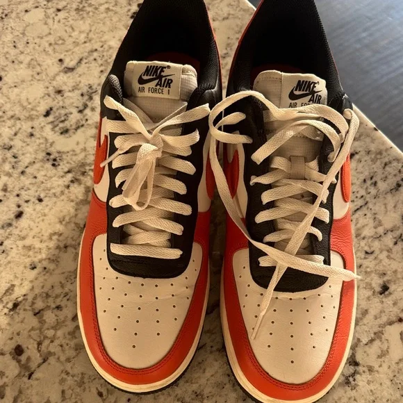 Nike Low-Top Sneakers in White, Orange & Black - Picture 2 of 8